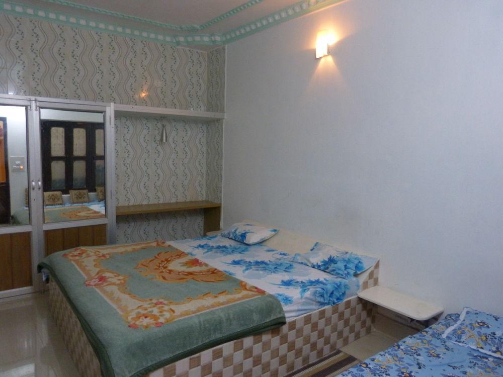 Shiv Shakti Hostel Risikés Kültér fotó